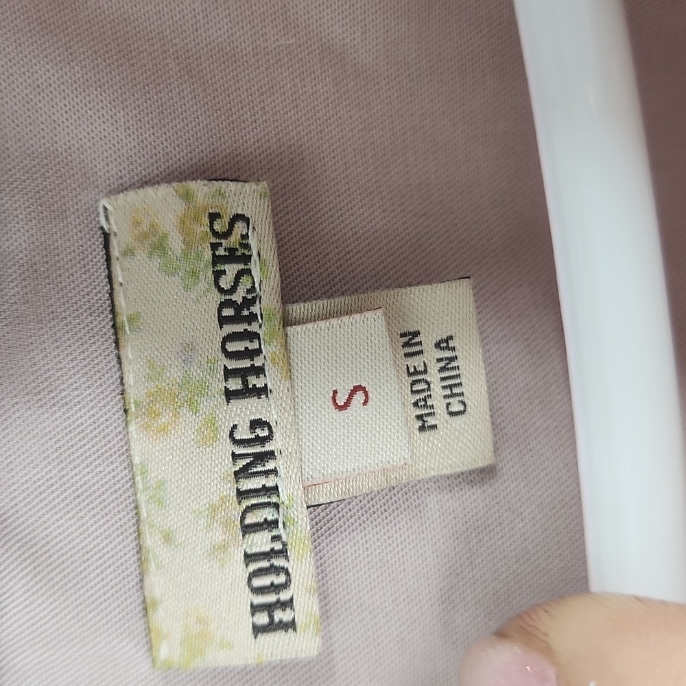 Holding horses brand light khaki colored button down blouse - Picture 4 of 6